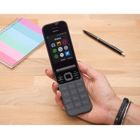 گوشی نوکیا 2720 Flip | Nokia 2720 Flip 4 MB / 4 MB (18ماه گارانتی شرکتی)